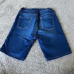 Size 16 kids but fits like a 4 for an adult